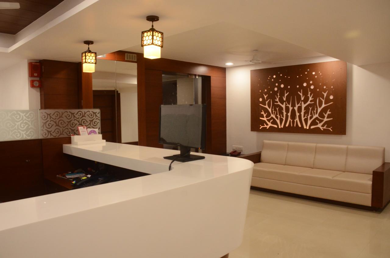 Hotel Ideal Вадодара Экстерьер фото