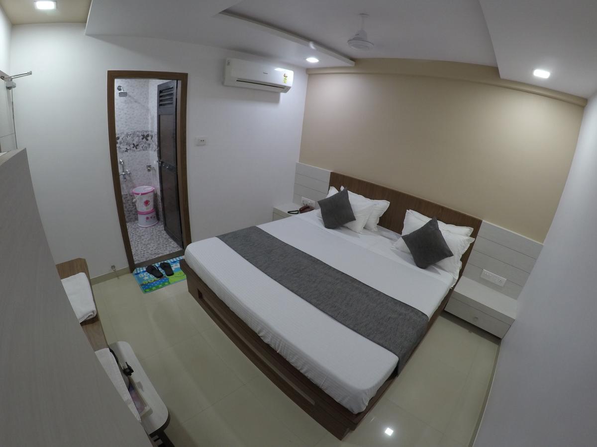 Hotel Ideal Вадодара Экстерьер фото