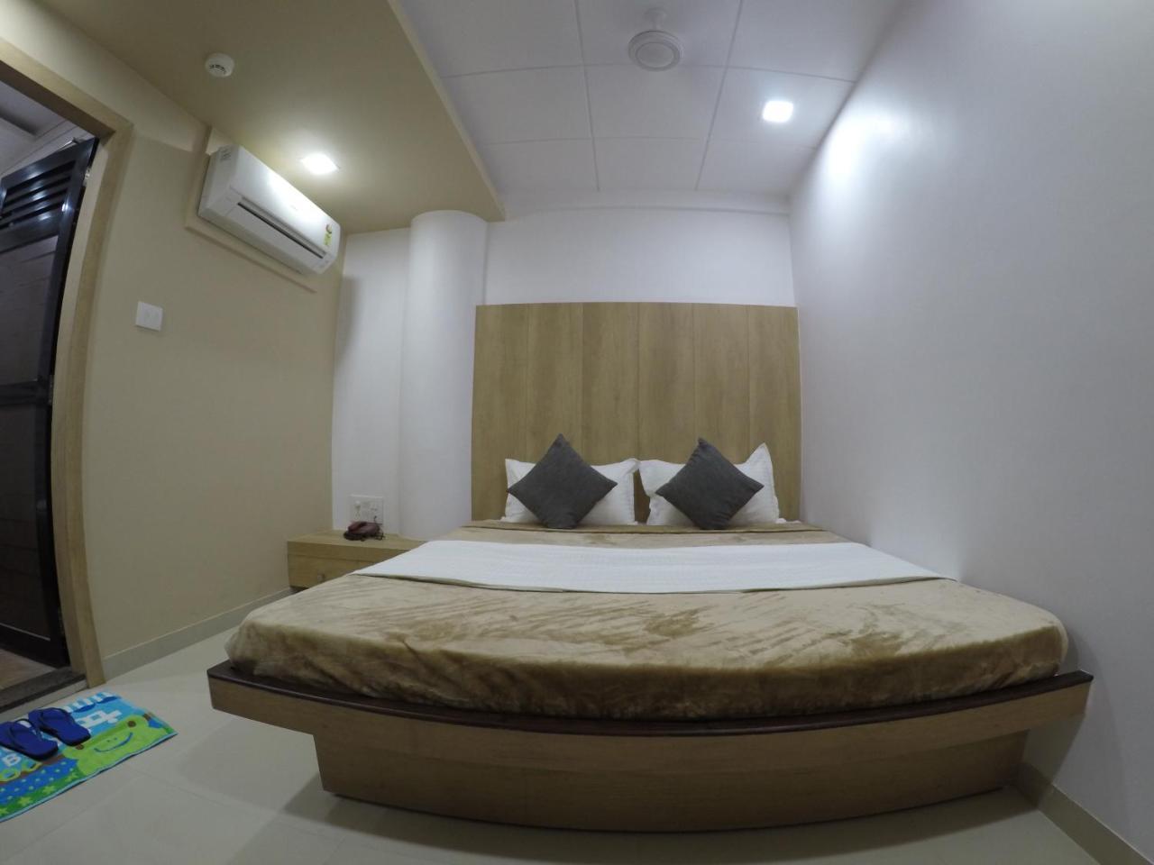 Hotel Ideal Вадодара Экстерьер фото